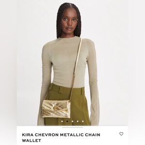 Tory Burch KIRA CHEVRON METALLIC CHAIN
WALLET